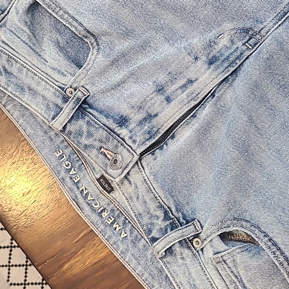 American Eagle Mom Staight Jeans Size 14 Womens. - Picture 3 of 5